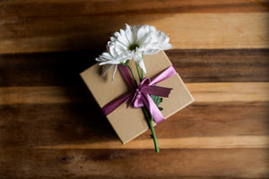 https://infinitecollections.com/cdn/shop/files/gift-box-with-flower_300x.jpg?v=1646357951